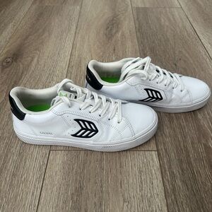 SALVAS Cariuma leather White Sneakers with Black Accents